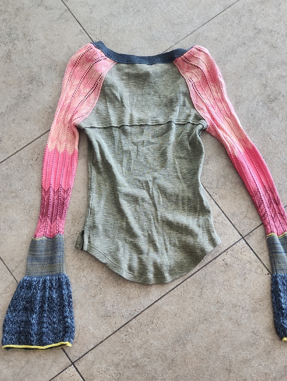 We The Free... Olive Green Knit Top - Picture 3 of 10